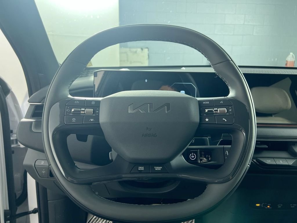New 2026 Glacial White Pearl / Black Ro Kia GT-Line AWD image 17