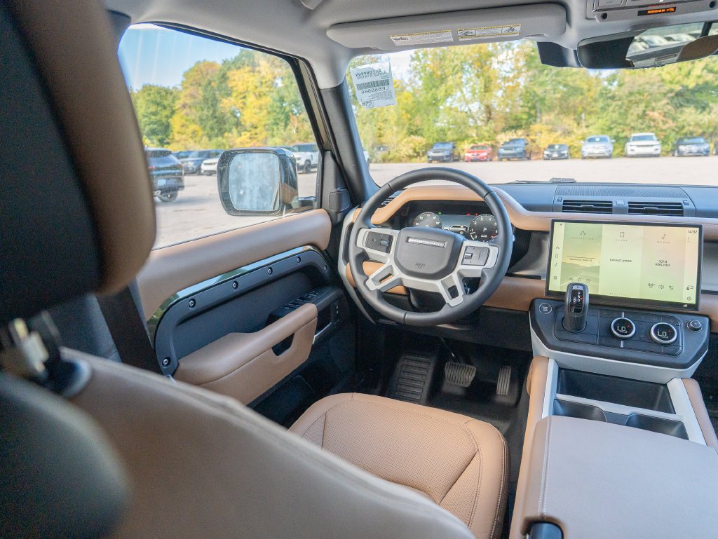 New 2026 Woolstone Green Land Rover S image 18