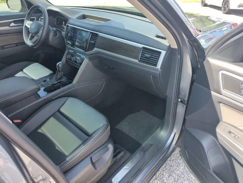 Used 2023 Gray Volkswagen 3.6L V6 SE w/Technology image 39