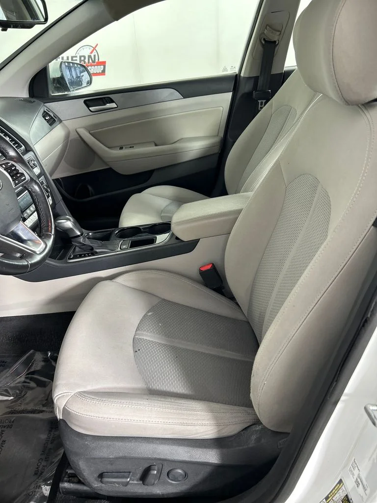 Used 2019 White Hyundai SEL image 12