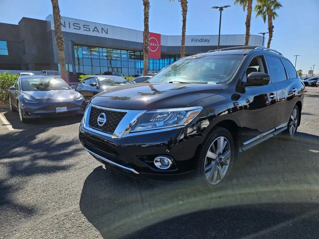 2014 Nissan Pathfinder Platinum 2WD's photo