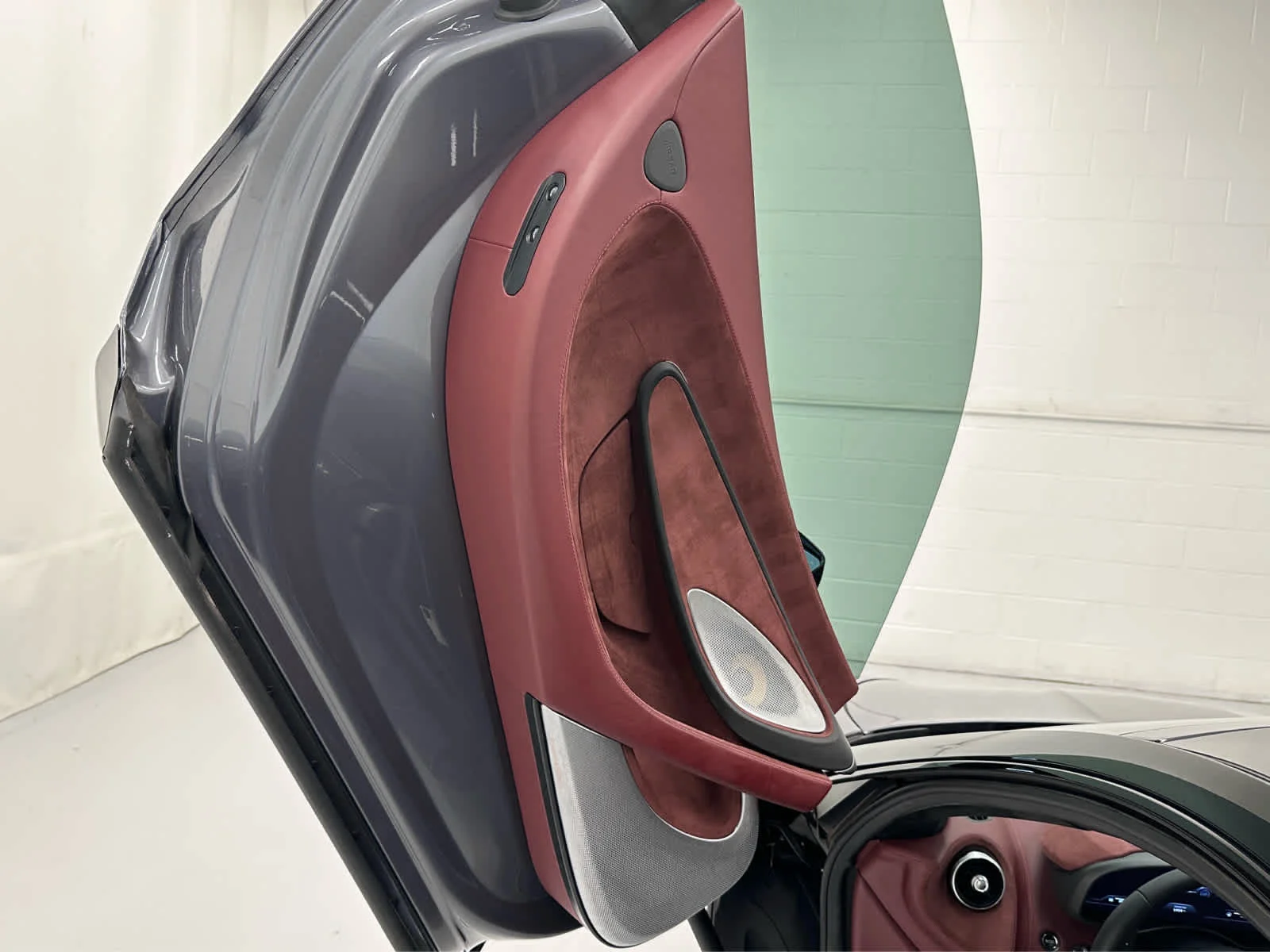 Used 2025 Anthracite McLaren  image 16