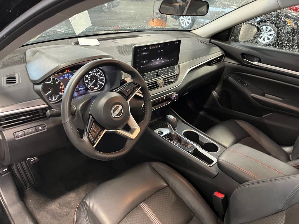 Used 2026 Super Black Nissan 2.5 SR image 13