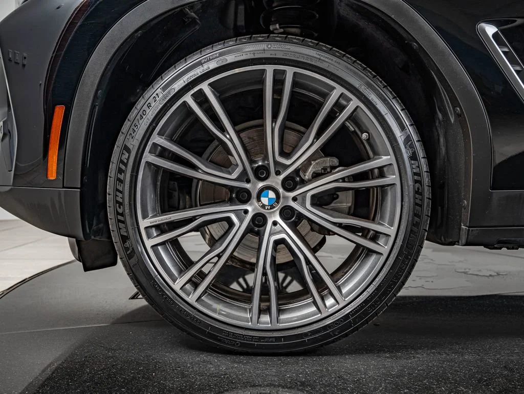 Used 2024 Jet Black BMW xDrive30i image 10