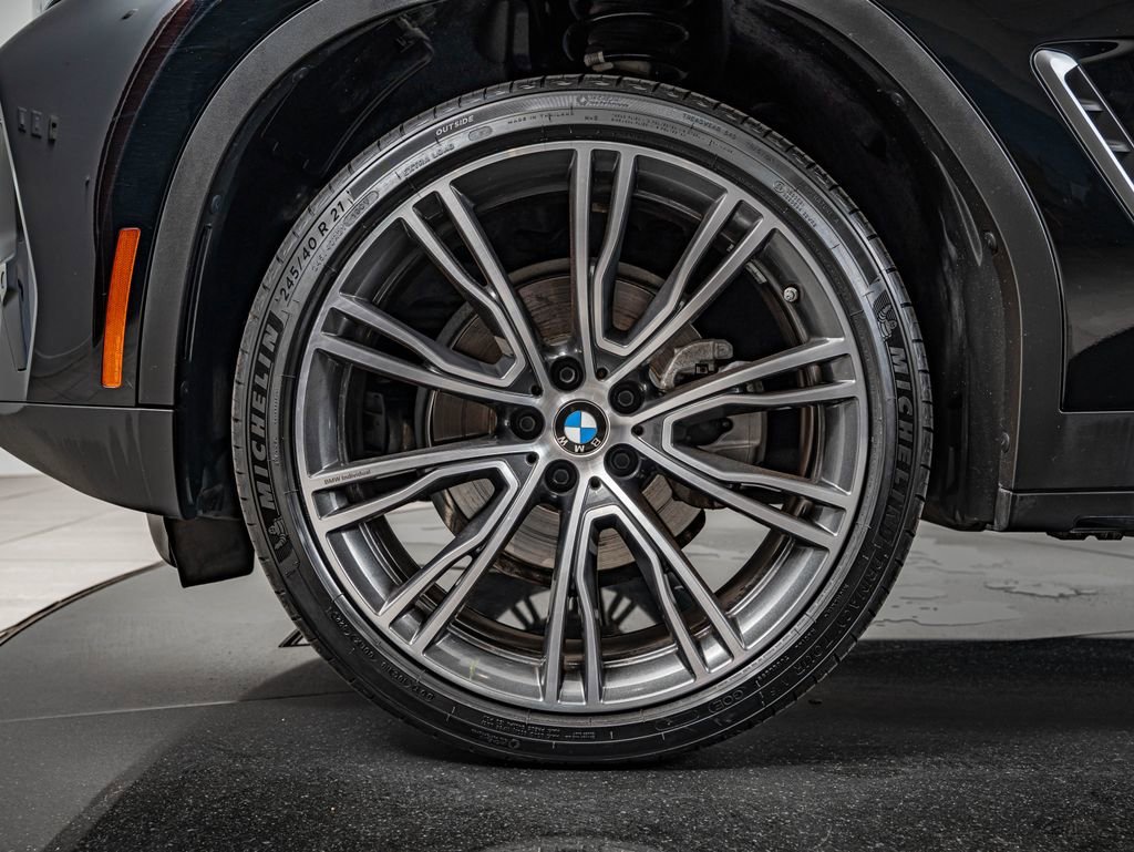 Used 2024 Jet Black BMW xDrive30i image 10