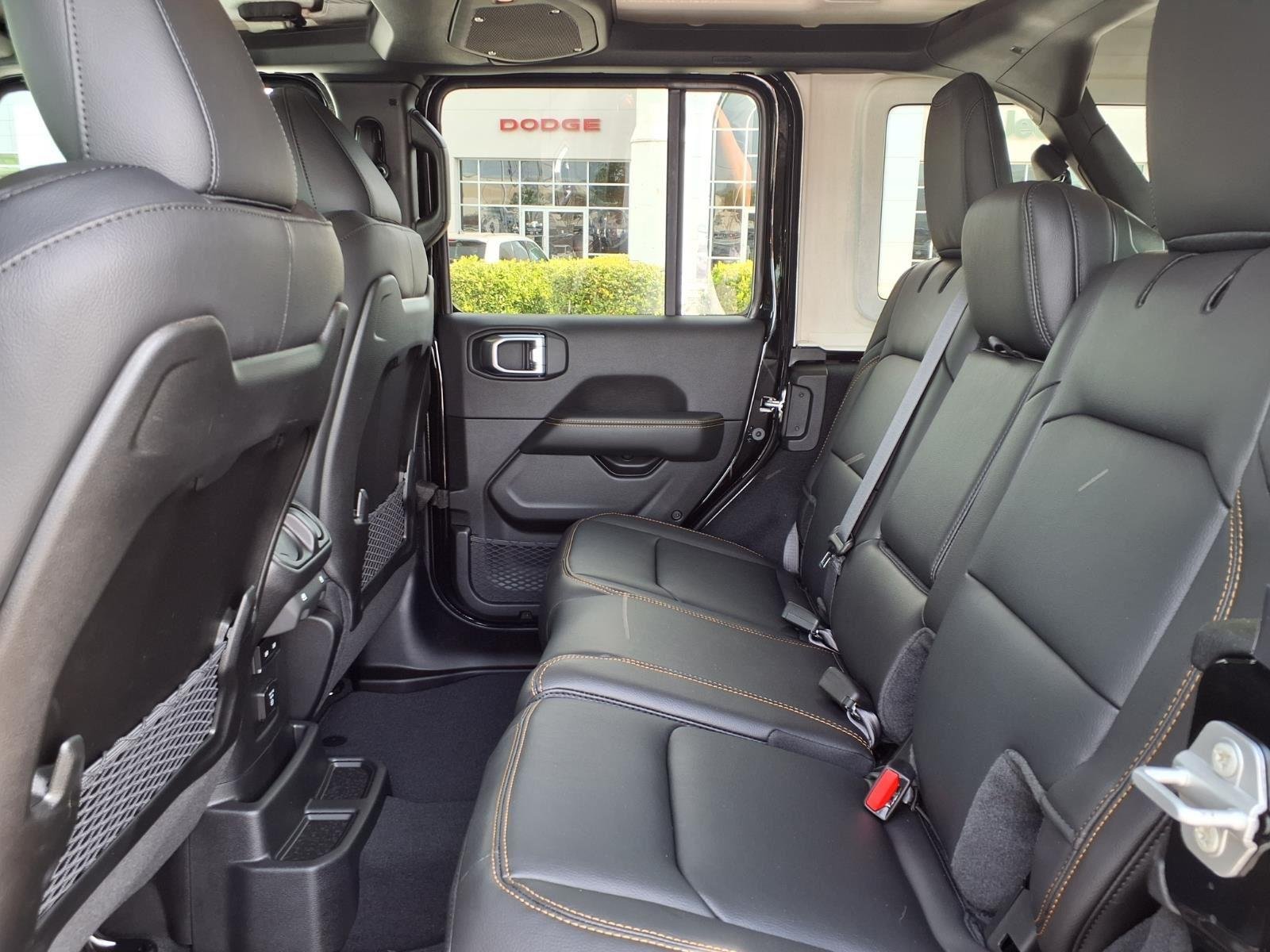 New 2026 Black Clear-Coat Exterior Paint Jeep Sahara image 20