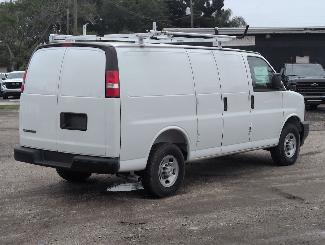 2025 Chevrolet Express Cargo Work Van - Photo 8