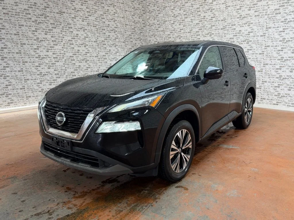 Used 2021 Super Black Nissan SV image 3