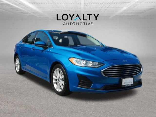 Used 2019 Blue Ford SE image 1