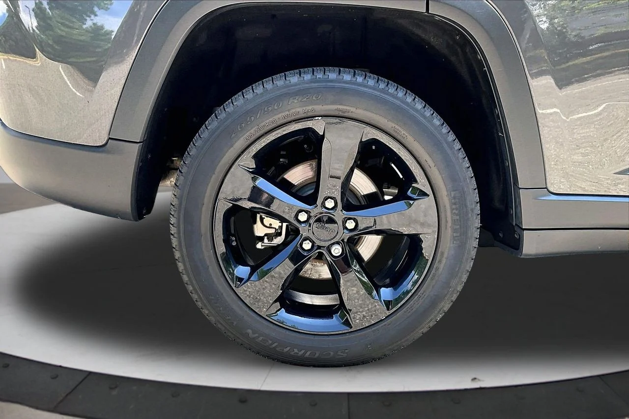 Used 2023 Gray Jeep Limited image 36