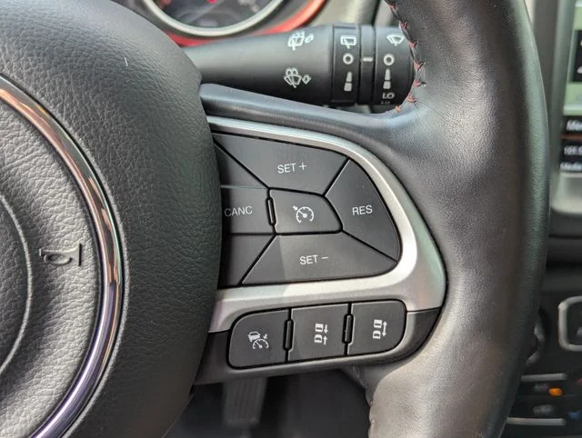 Used 2021 Green Jeep Trailhawk image 31