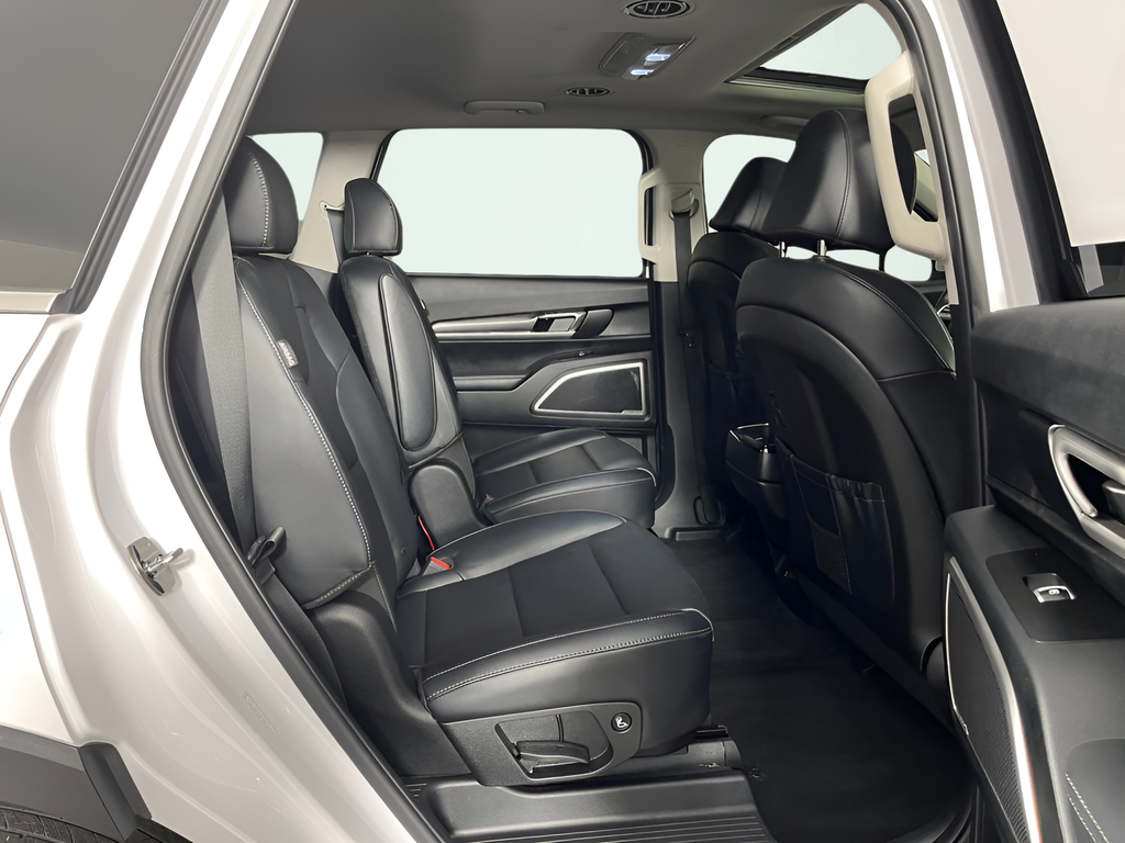 2024 Kia Telluride S - Photo 15