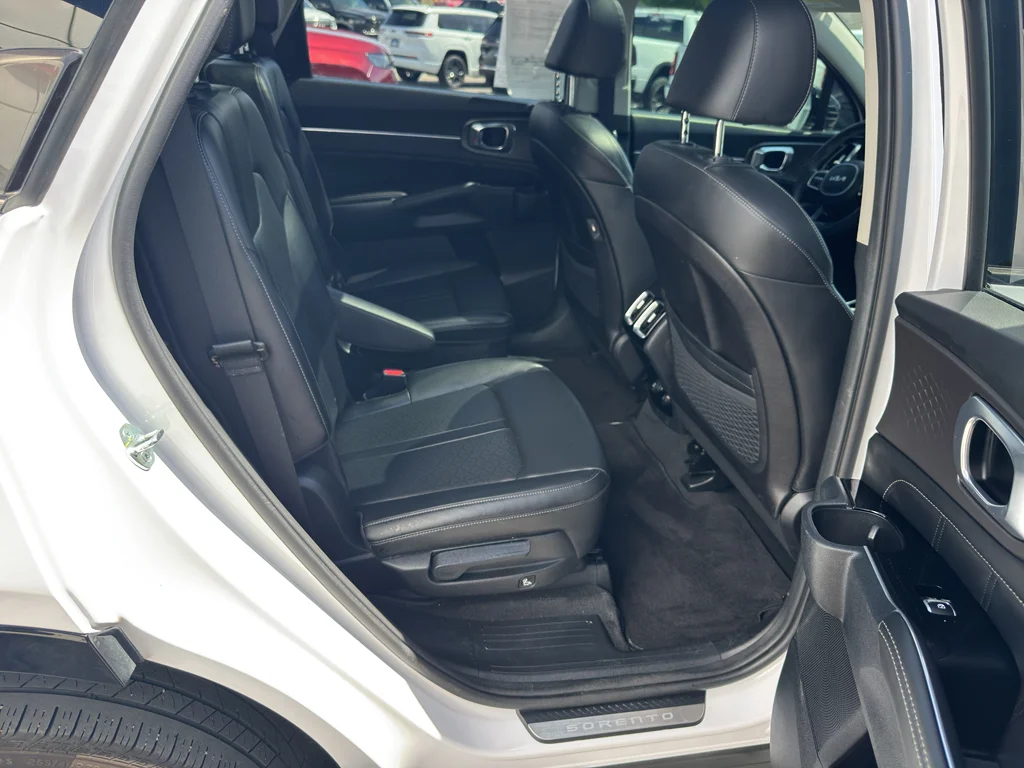 Used 2023 Glacial White Pearl Kia SX image 12