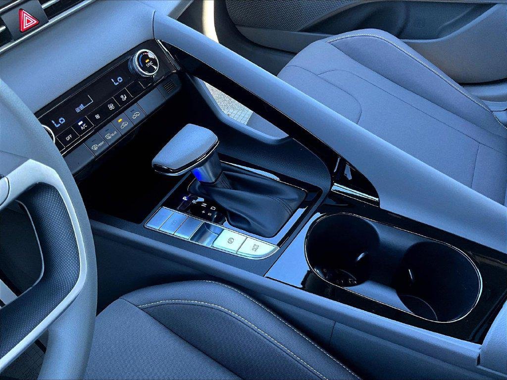 New 2026 White Hyundai Blue image 20