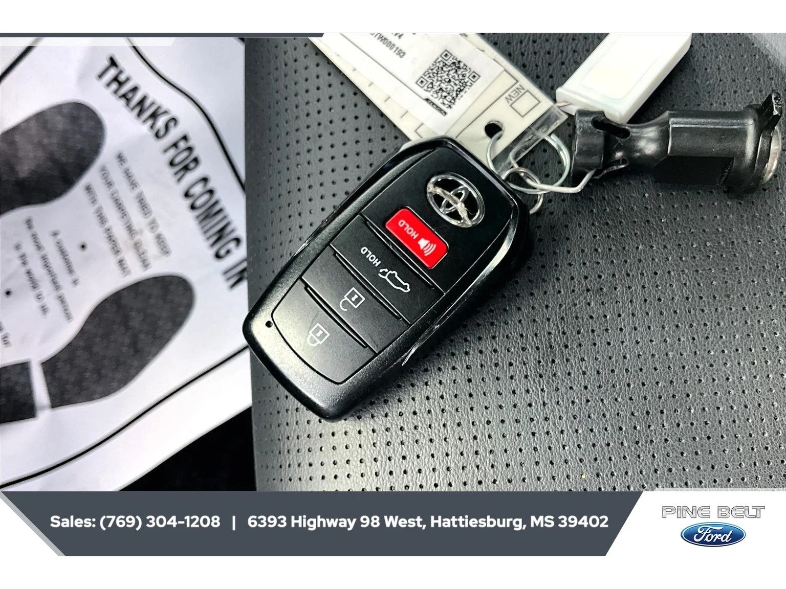 Used 2026 Midnight Black Metallic Toyota XLE Premium image 9