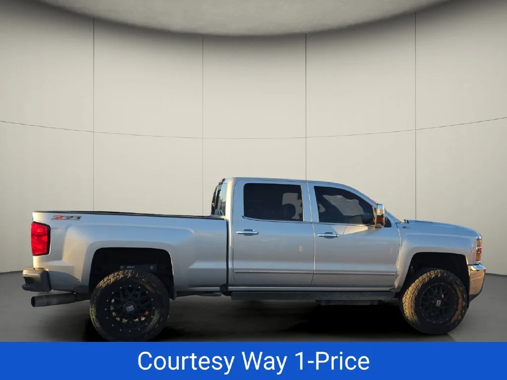 Used 2016 Silver Chevrolet LTZ image 11