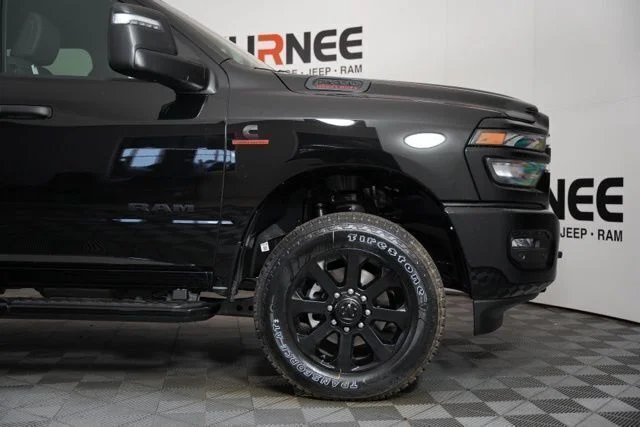 New 2026 Diamond Black Crystal Pearl-Coat Exterior Paint RAM Big Horn image 45