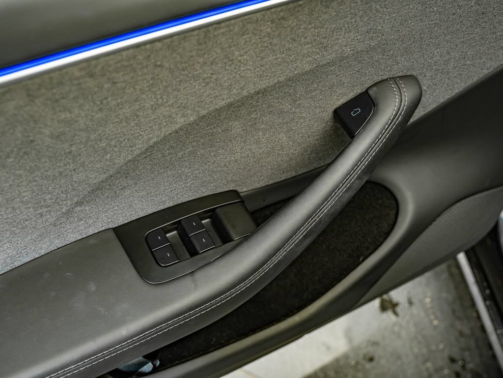 Used 2024 Stealth Gray Tesla  image 17