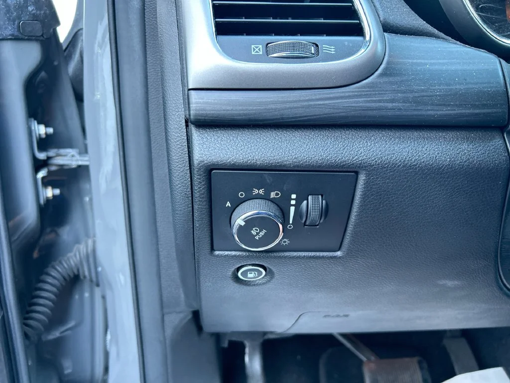 Used 2021 Gray Jeep Laredo X image 21