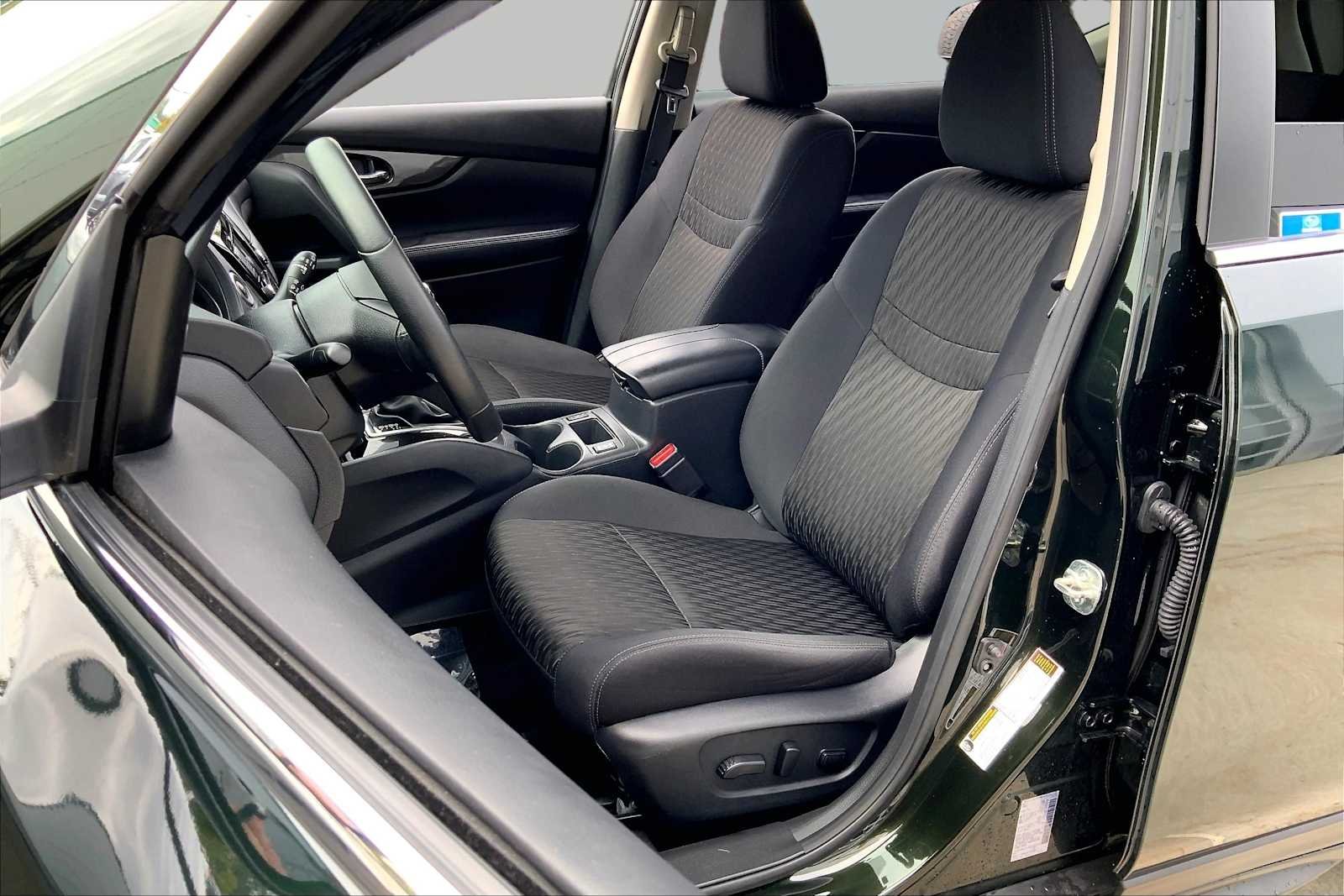 Used 2019 MIDNIGHT PINE M Nissan SV image 9