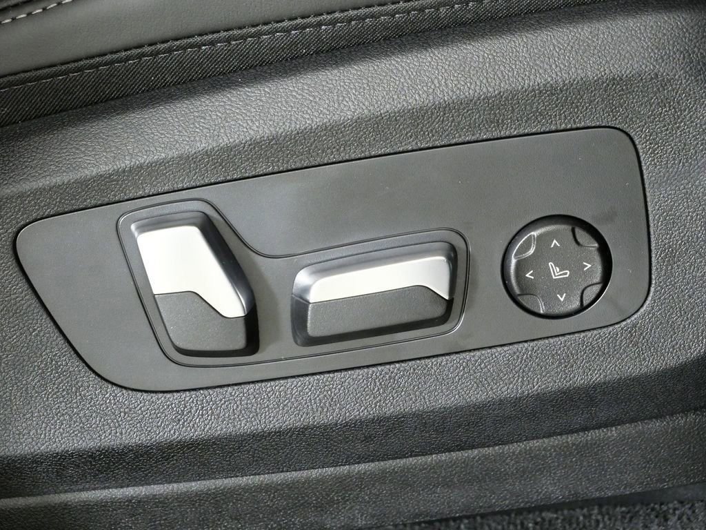 Used 2026 Black Sapphire Metallic BMW xDrive50e image 23