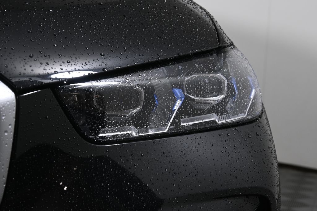 New 2026 Black Sapphire Metallic BMW xDrive40i image 11