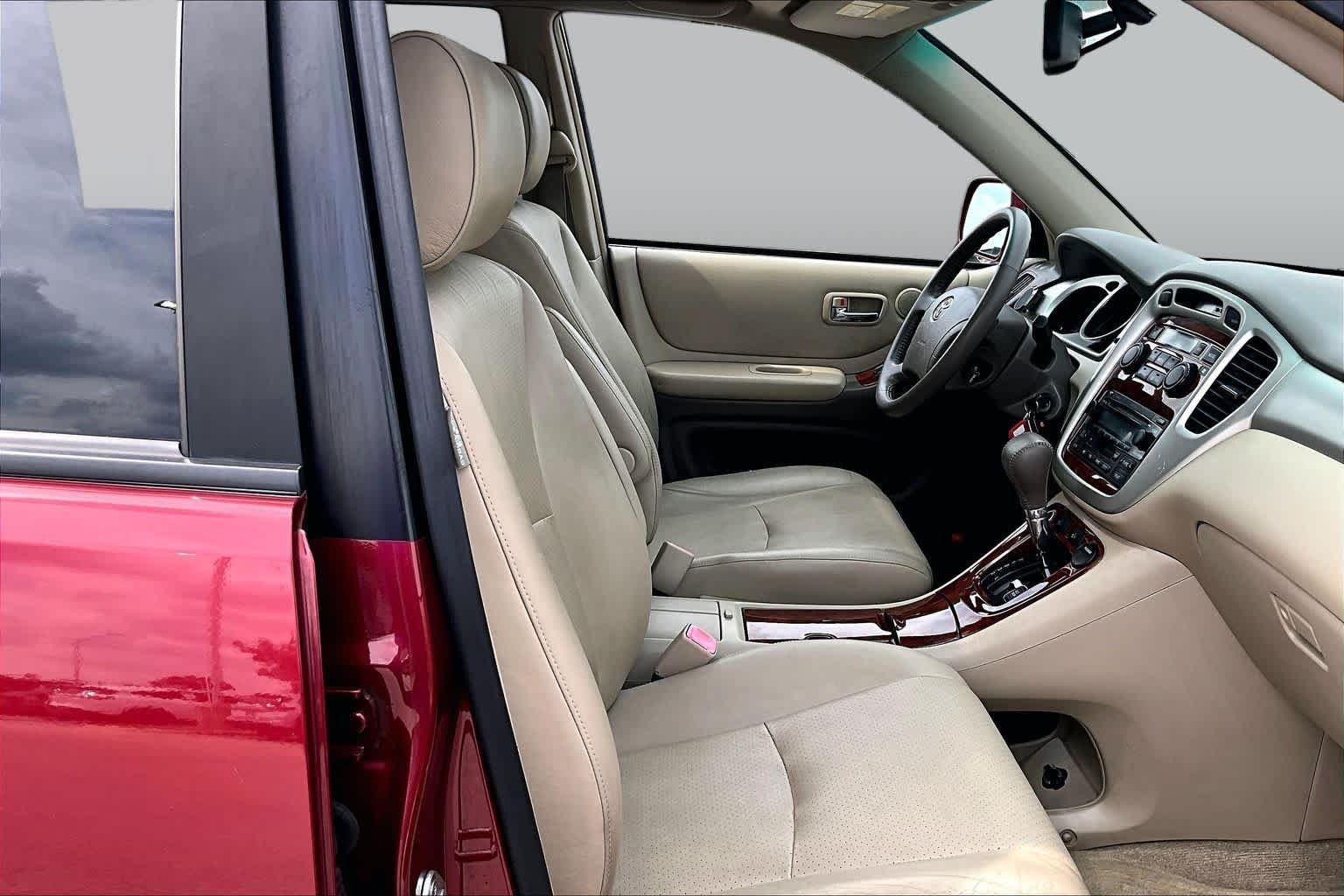 Used 2007 Salsa Red Pearl Toyota Limited w/3rd Row image 8