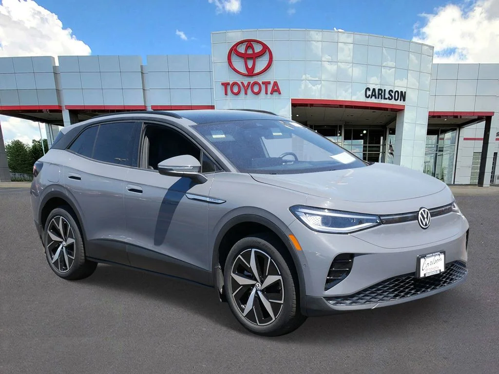 Used 2023 Volkswagen ID.4 PRO S with VIN 1V2GNPE80PC007237 for sale in Minneapolis, MN