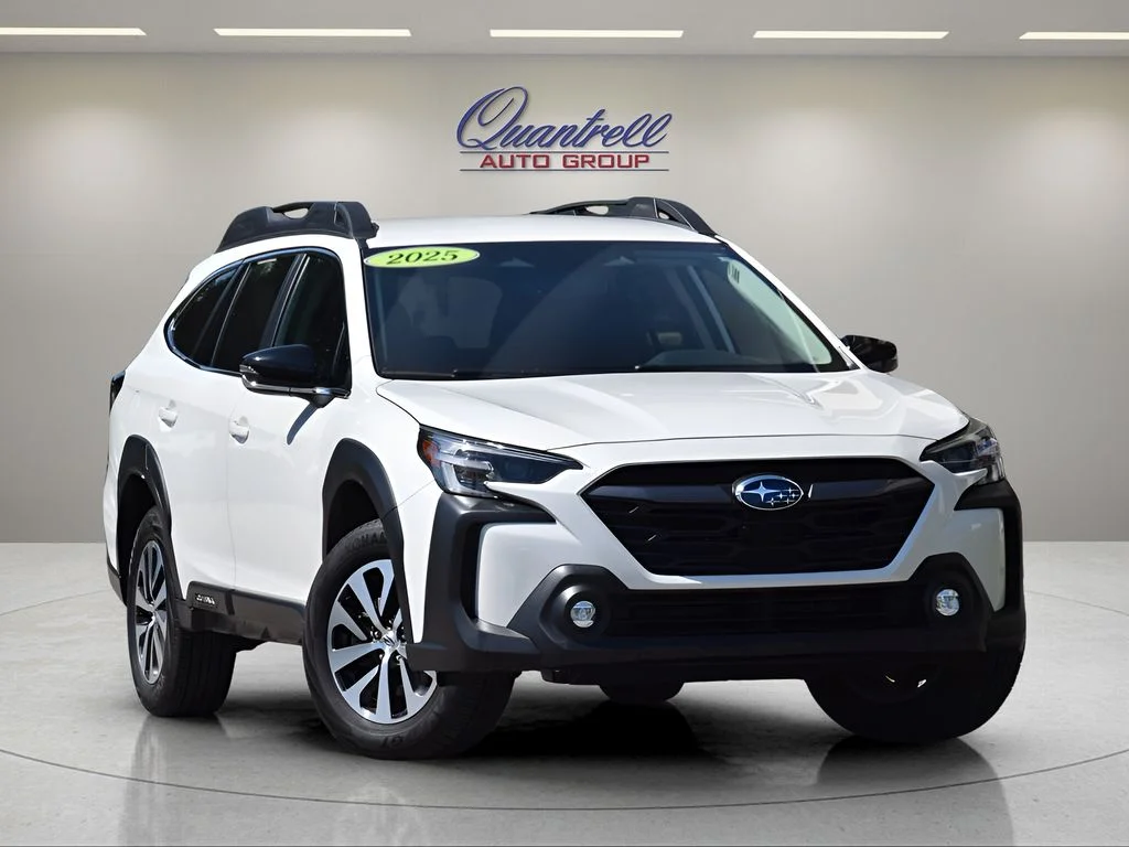 2025 Subaru Outback Premium's photo