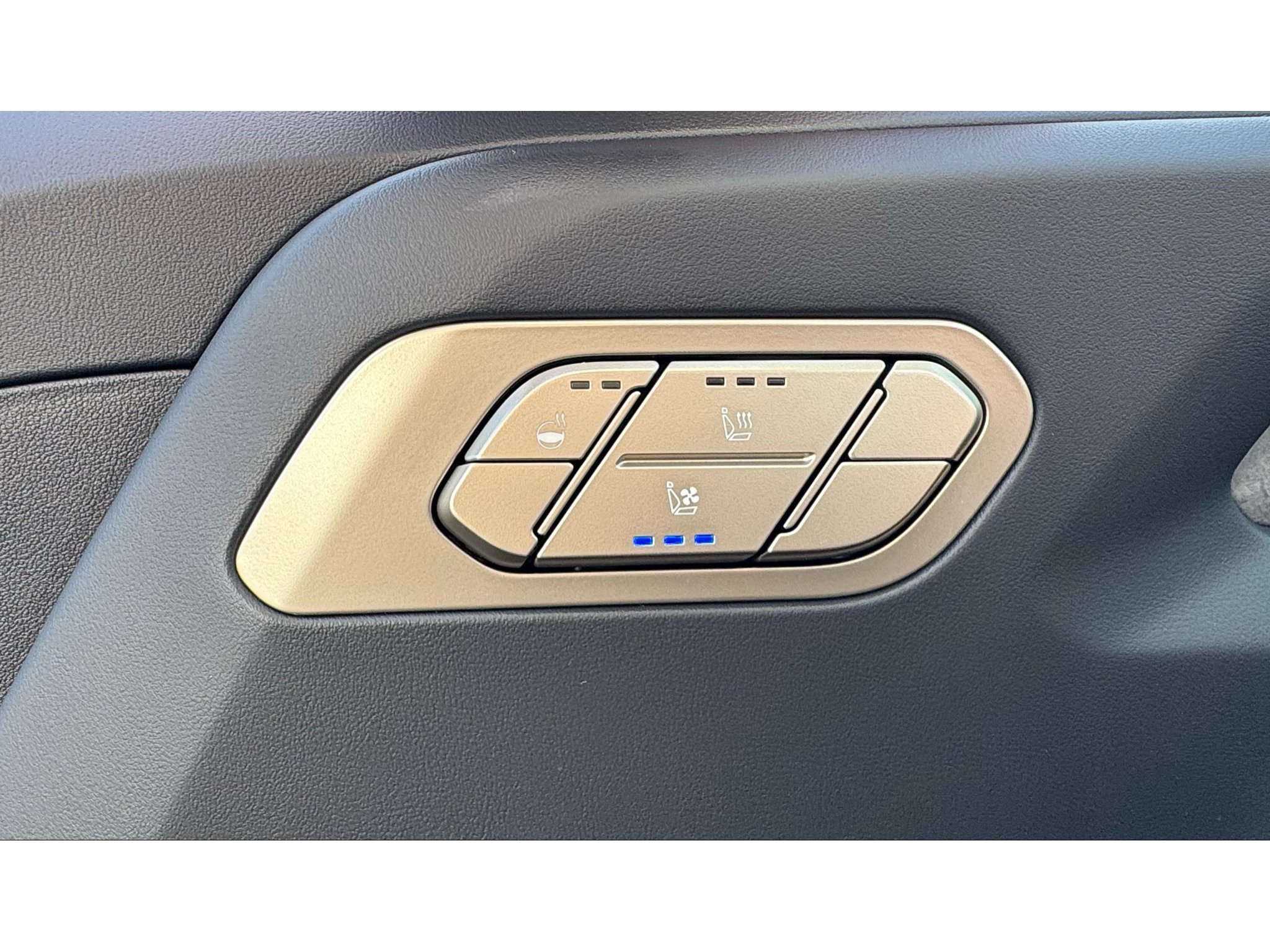 New 2027 Glacial White Pearl Kia EX image 25