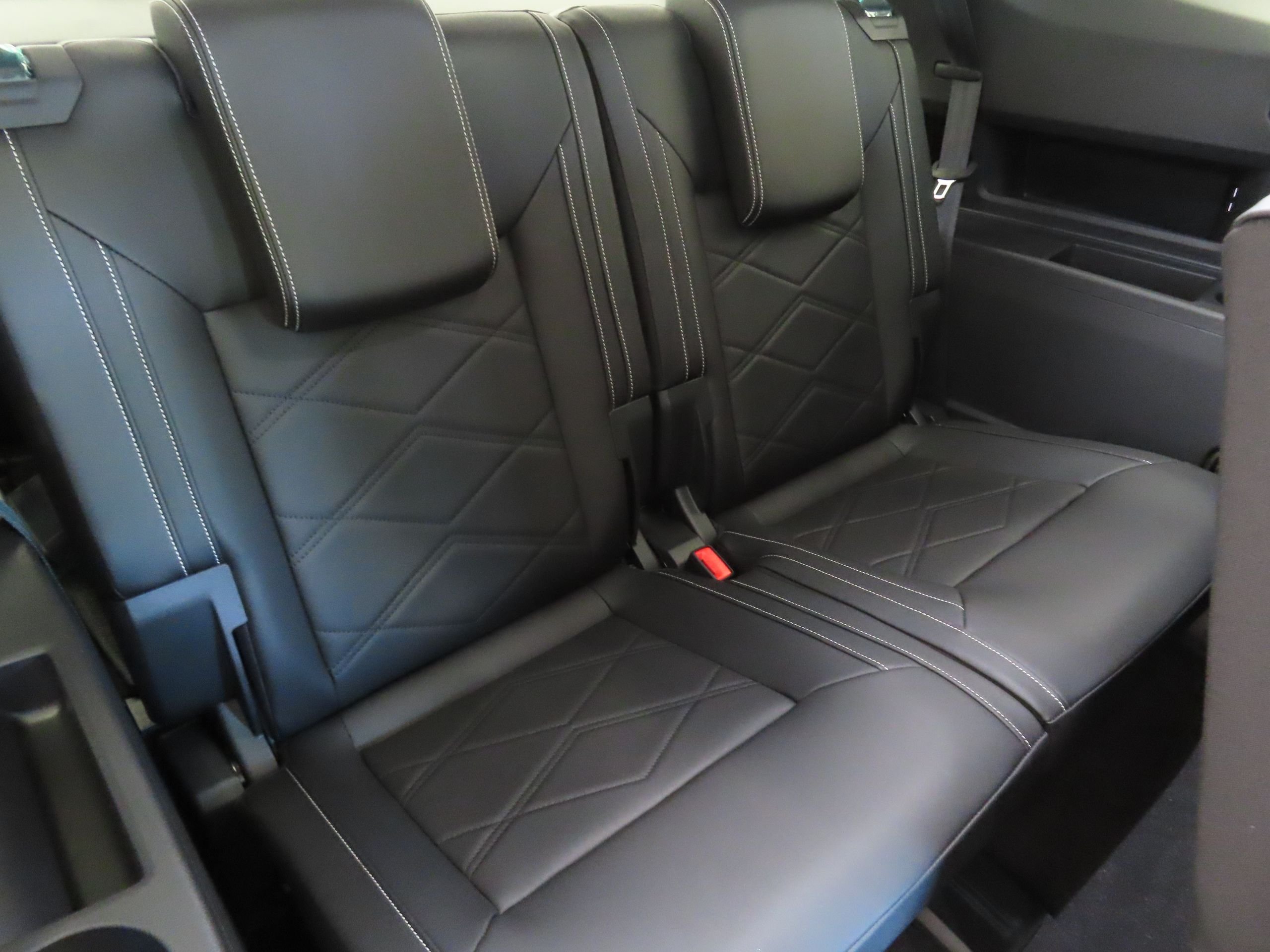 New 2026 Black Volkswagen 2.0T SE w/Technology image 24