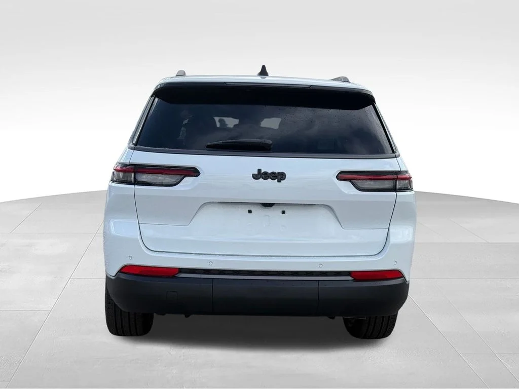 New 2026 Bright White Clear-Coat Exterior Paint Jeep Limited image 28