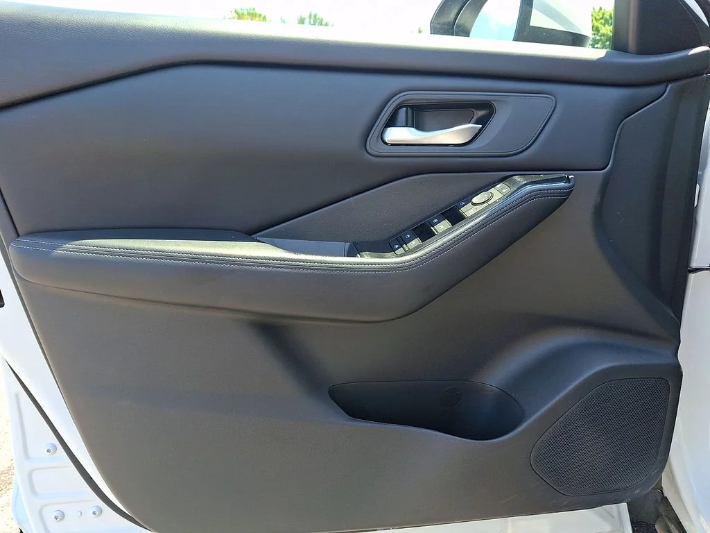 Used 2025 White Nissan SV image 12