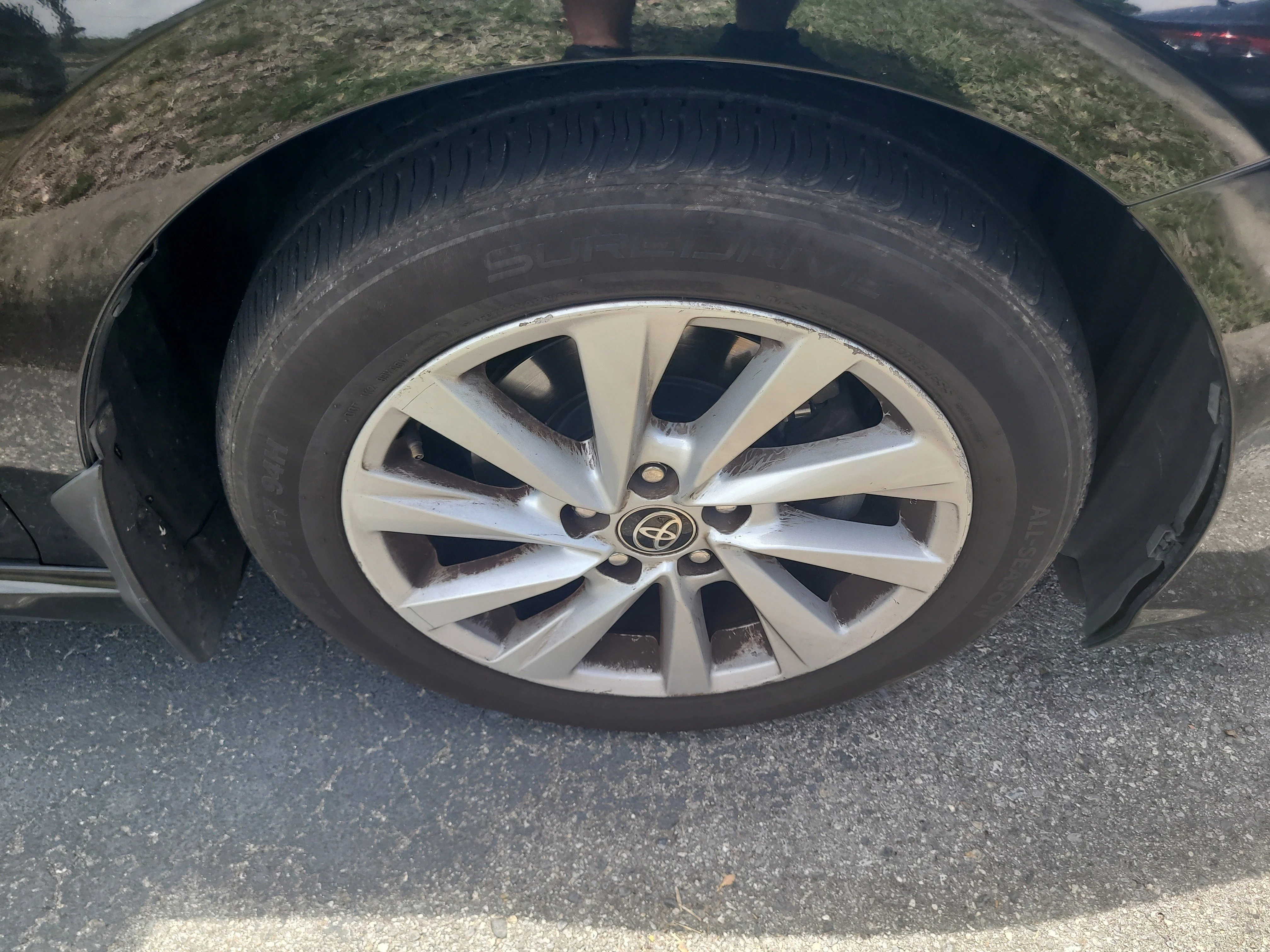 Used 2022  Toyota SE image 9