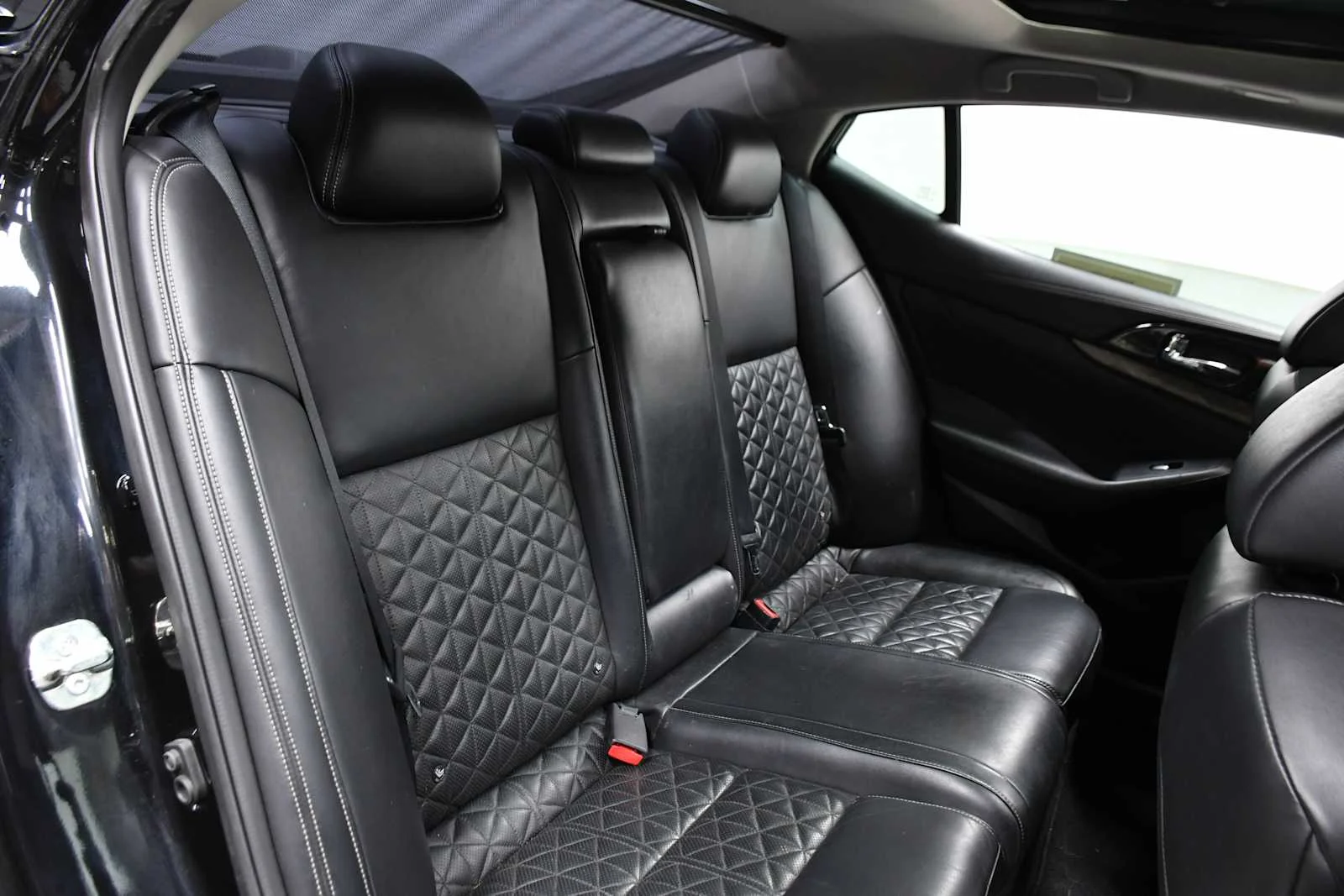 Used 2016 Super Black Nissan 3.5 Platinum image 24
