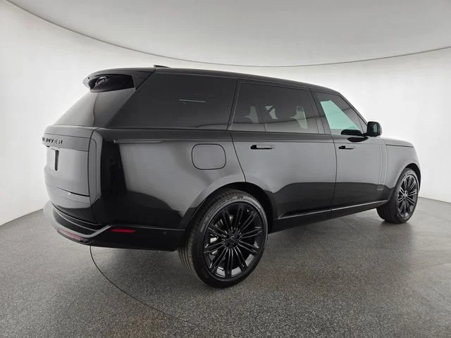 New 2026 Santorini Black Land Rover SE image 2