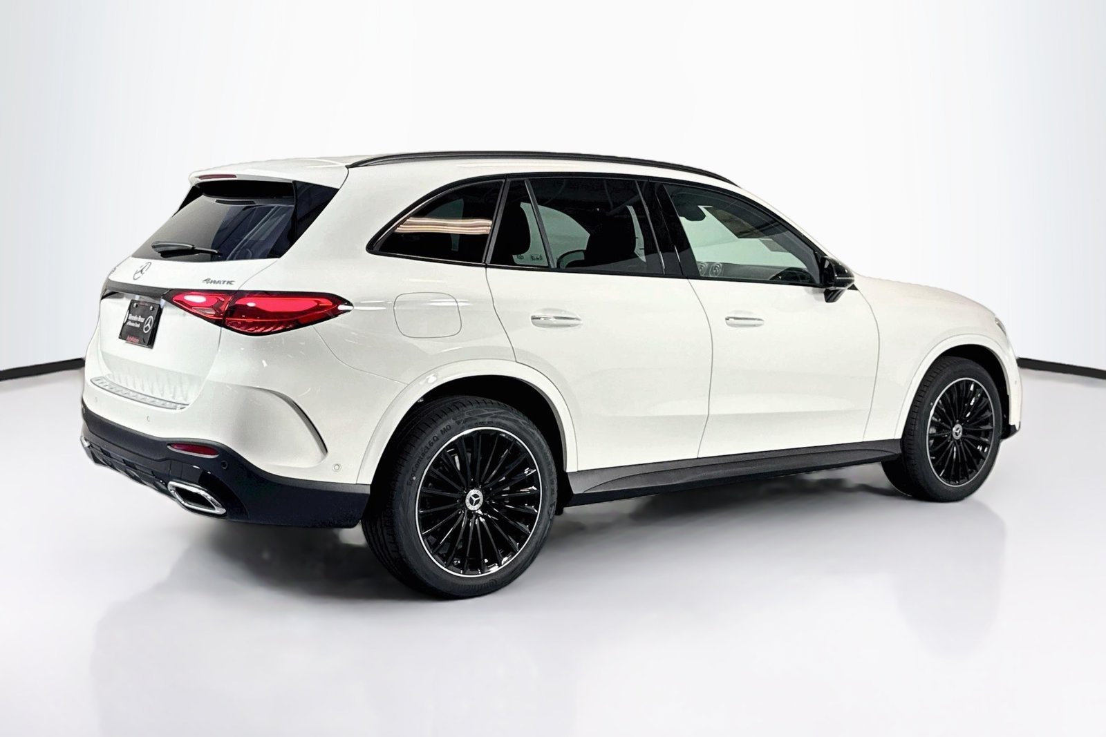 New 2026 Polar White Mercedes-Benz GLC 300 image 5