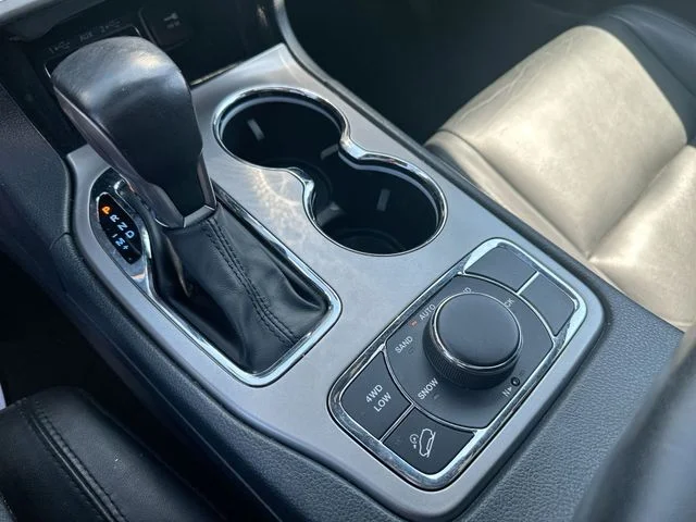 Used 2020 Blue Jeep Limited image 18