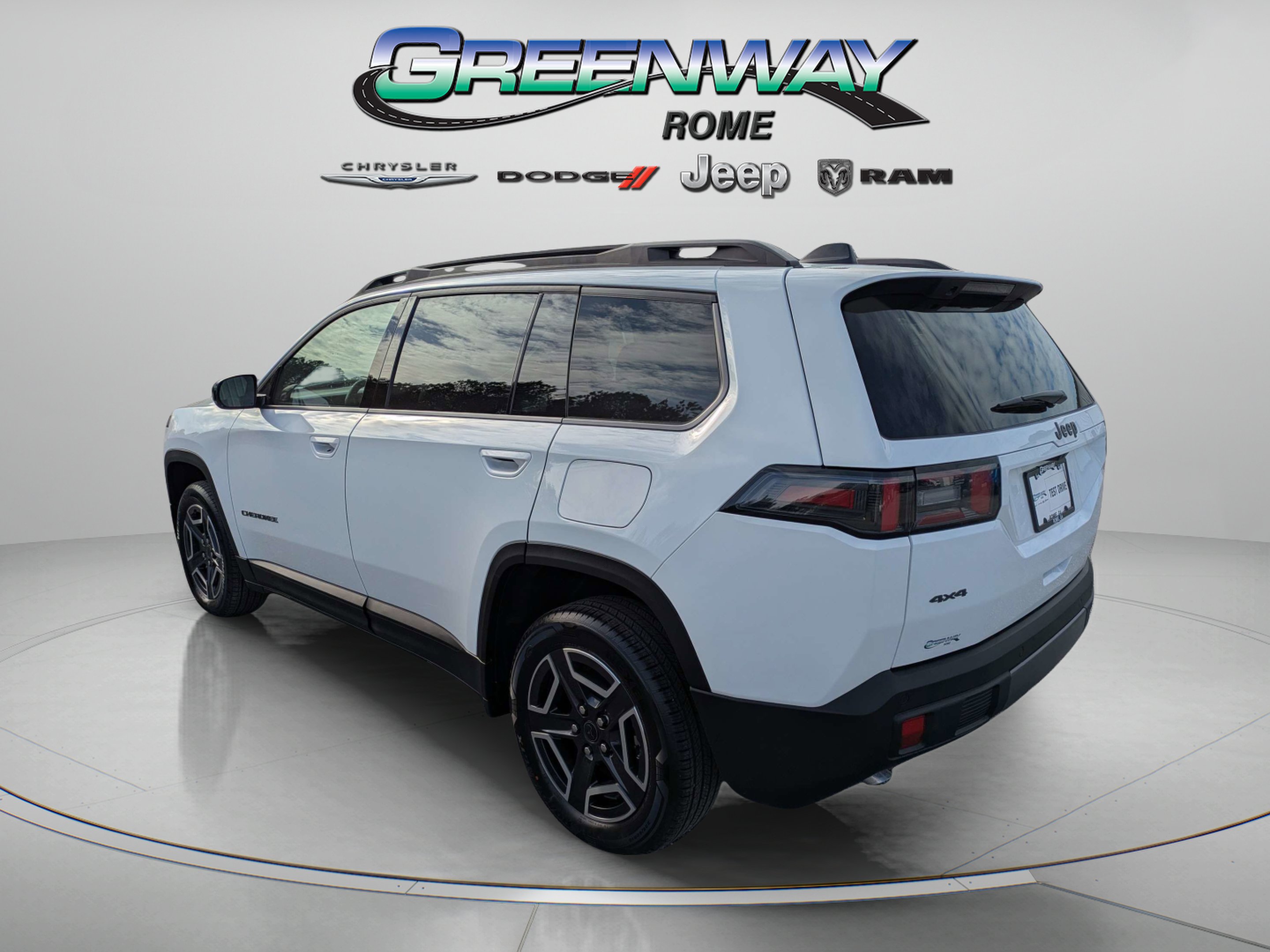 New 2026 Bright White Clear-Coat Exterior Paint Jeep Limited image 4