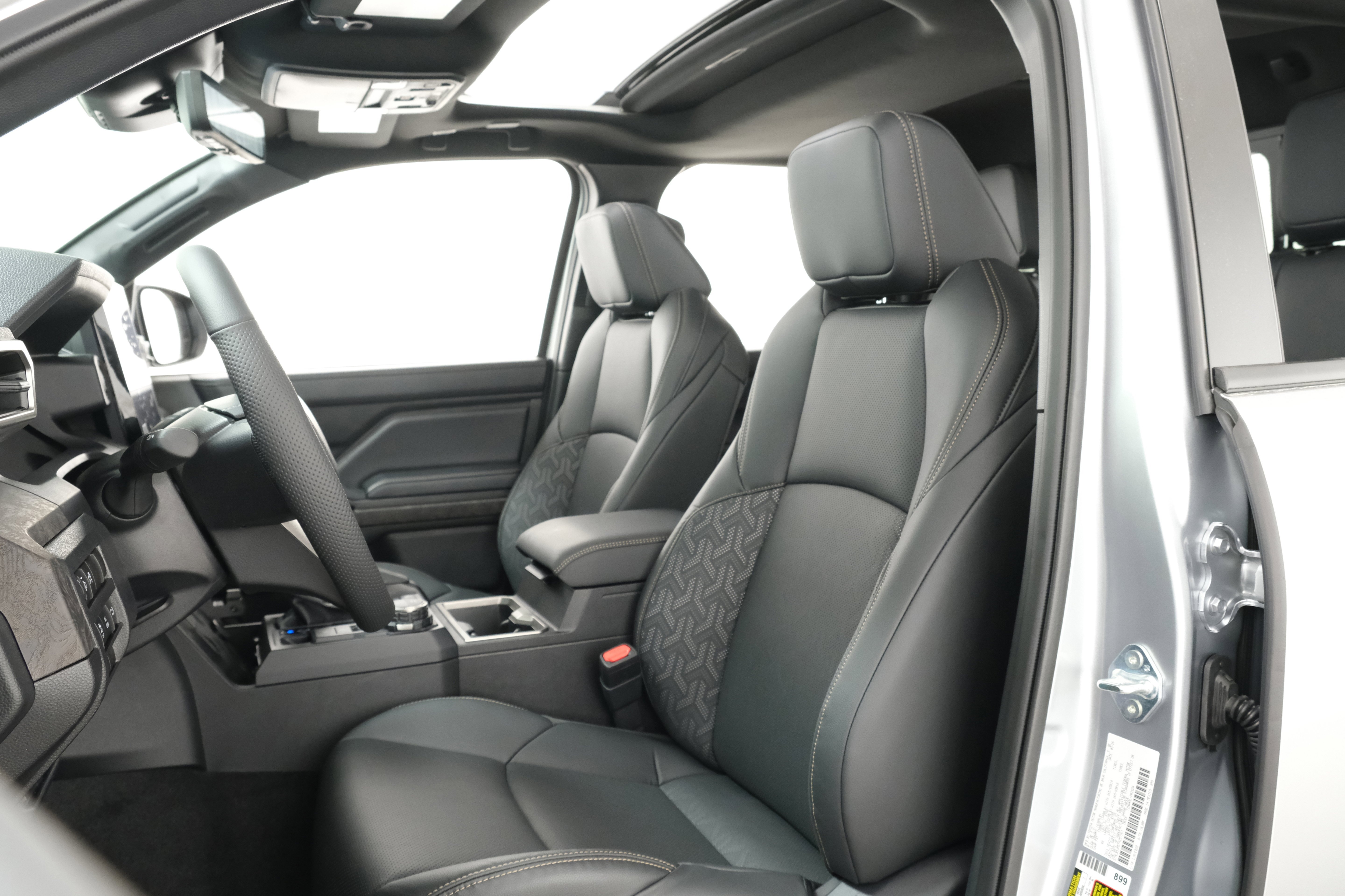 2026 Toyota Tacoma Limited - Photo 31