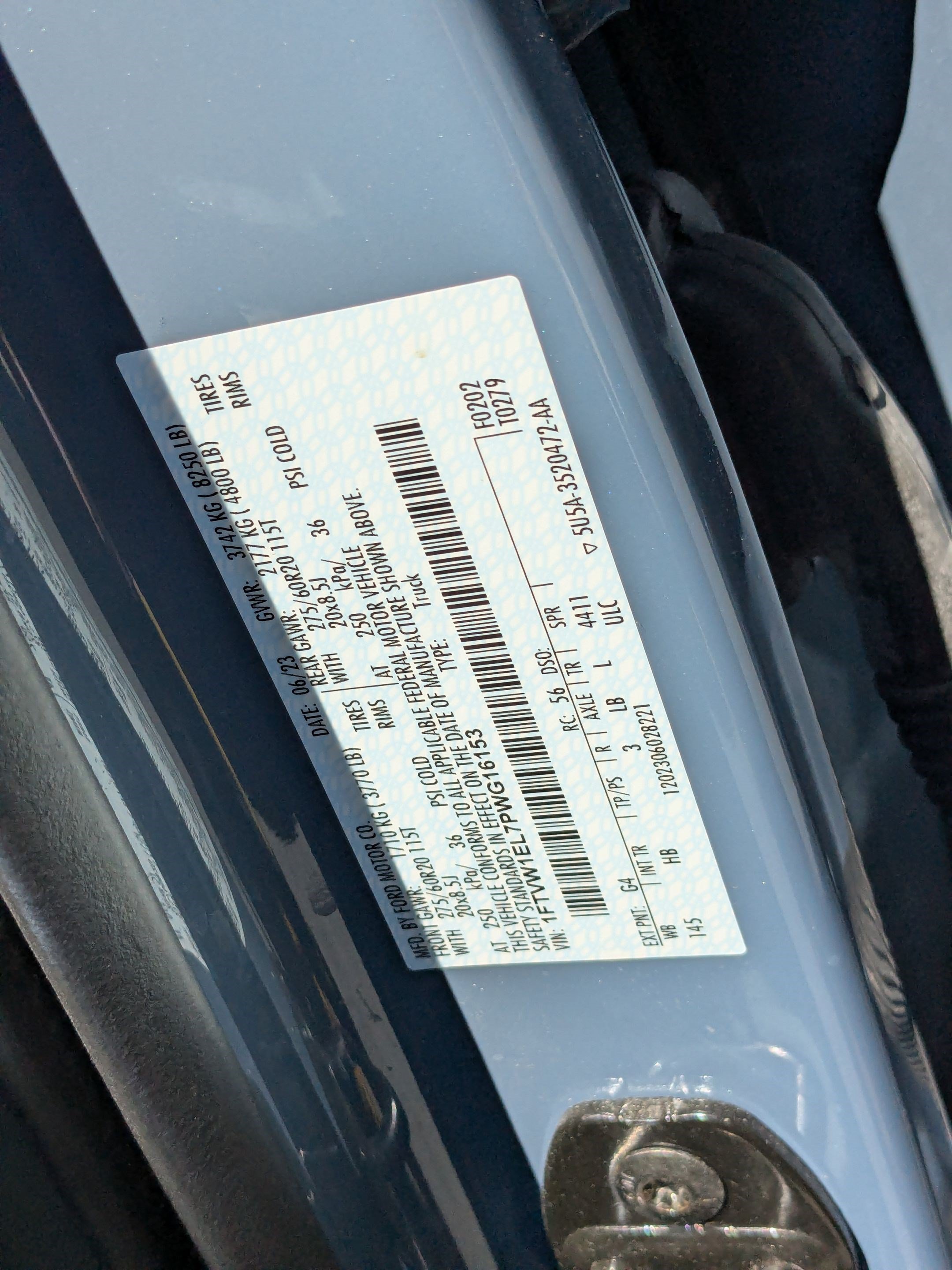Used 2023 Azure Gray Metallic Ford LARIAT image 32