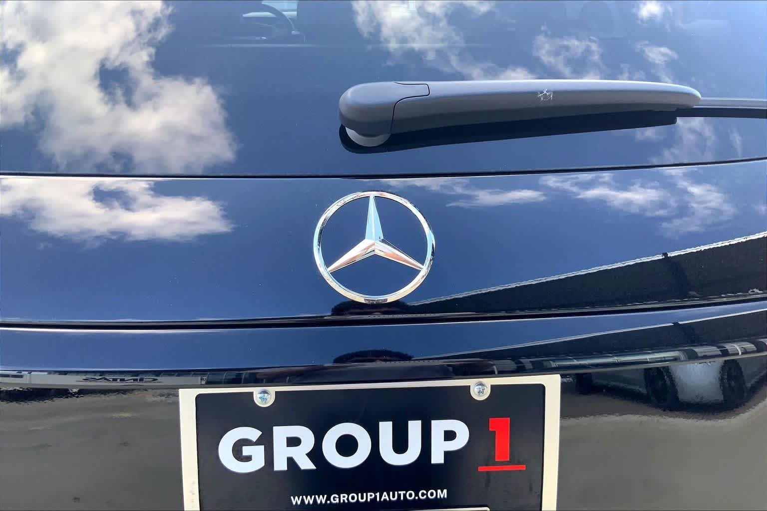 New 2026 Black Mercedes-Benz GLC 300 image 15