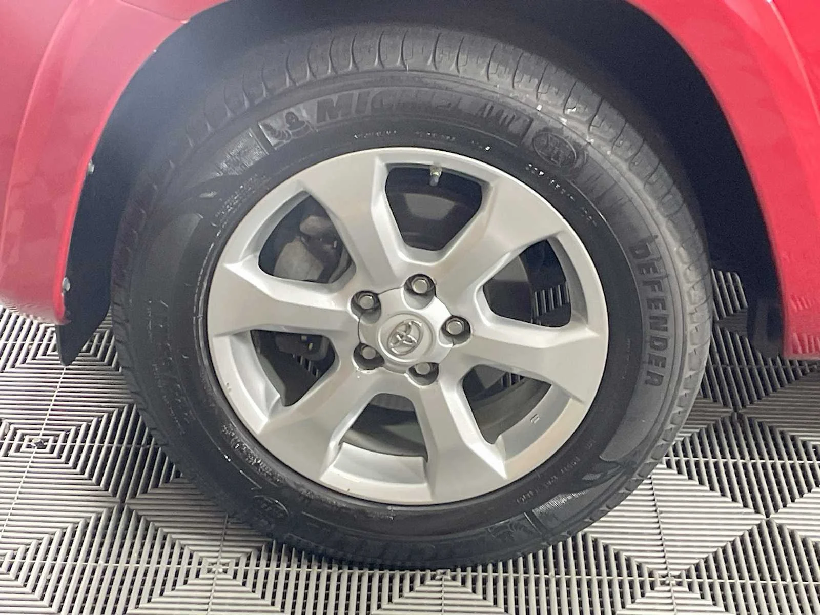 Used 2011 Barcelona Red Metallic Toyota Ltd image 28