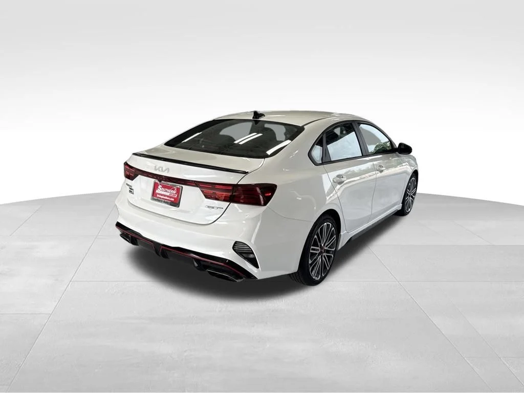 Used 2022 White Kia GT image 5