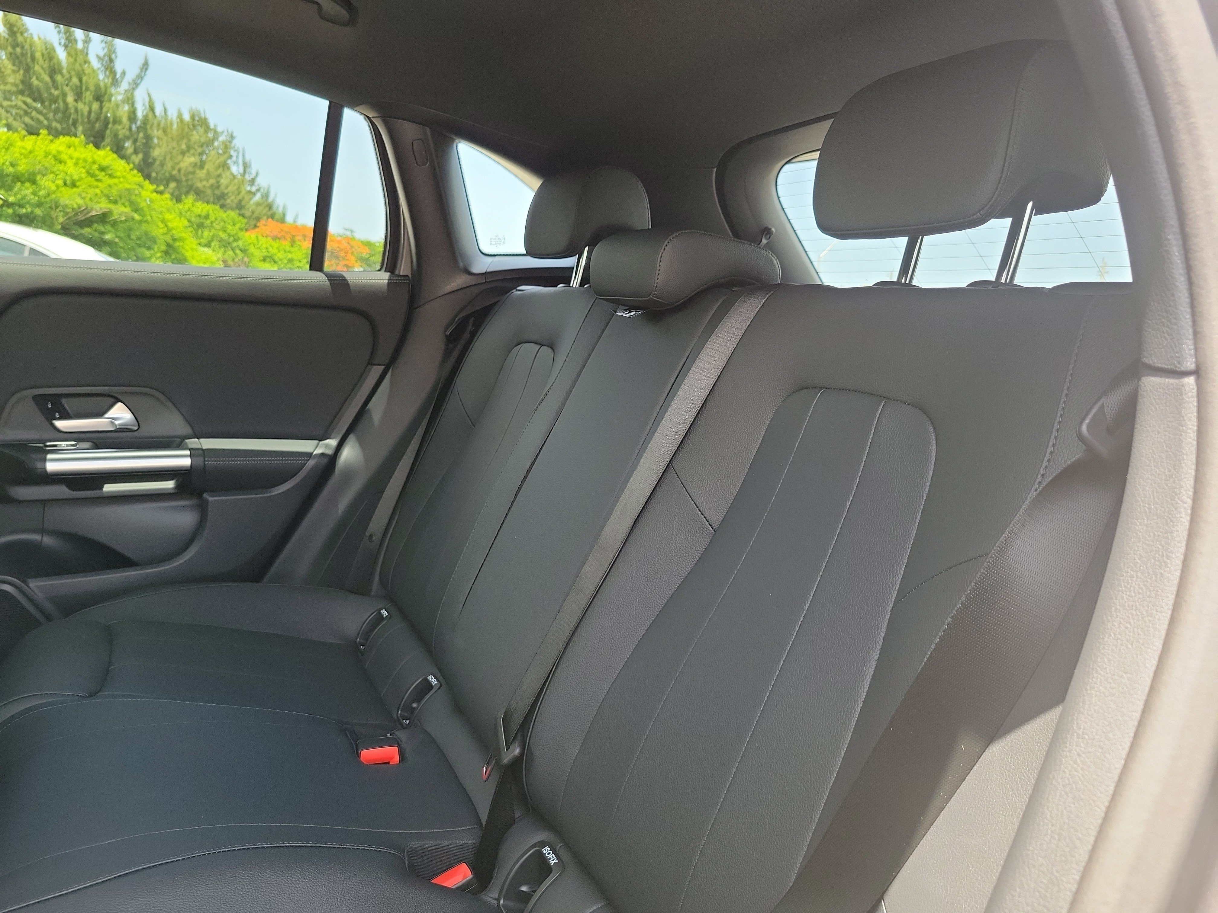 New 2026 Mountain Grey Metallic Mercedes-Benz GLA 250 image 33