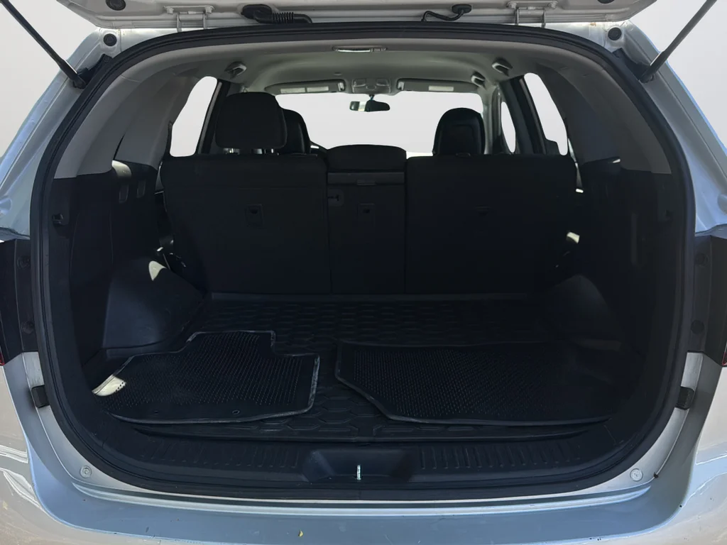 Used 2014 Silver Kia LX image 14