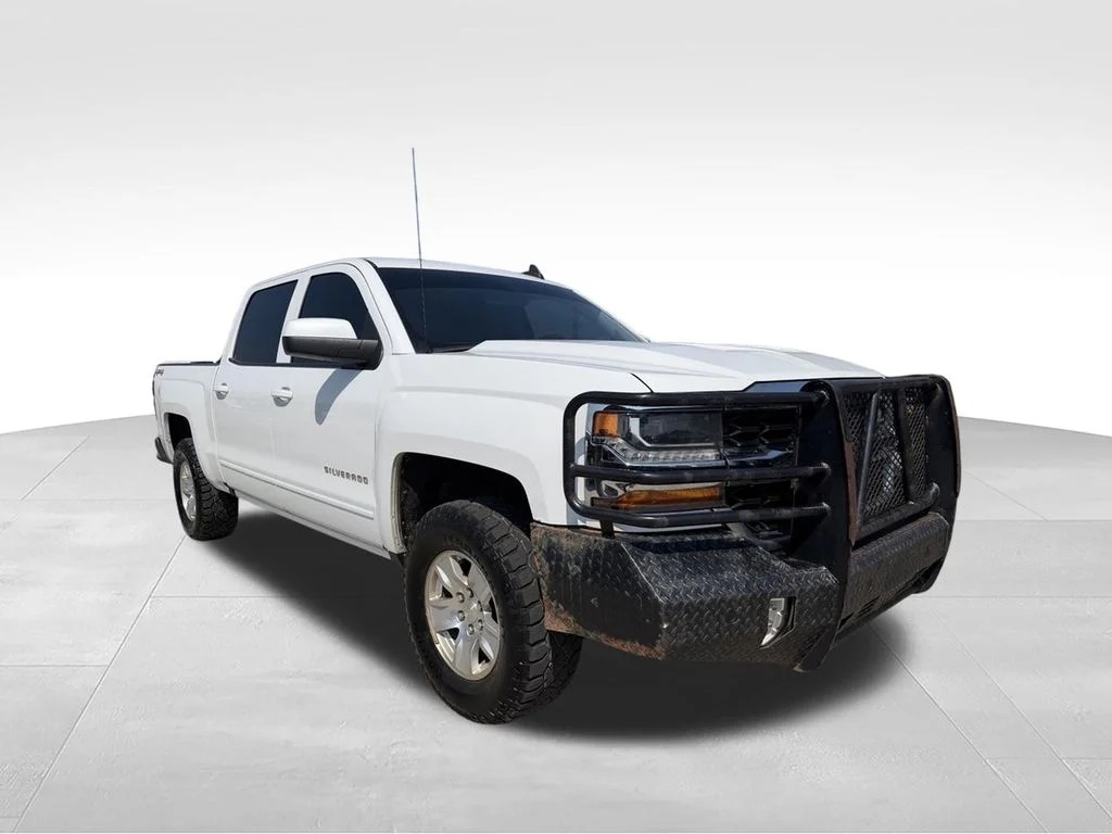 Used 2018 White Chevrolet LT image 7