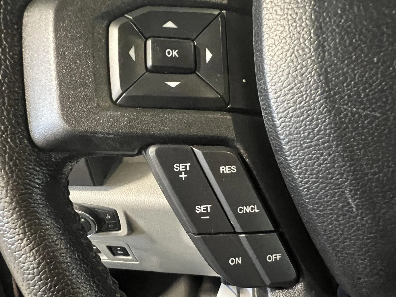 Used 2015 Blue Jeans Metallic Ford XLT image 25