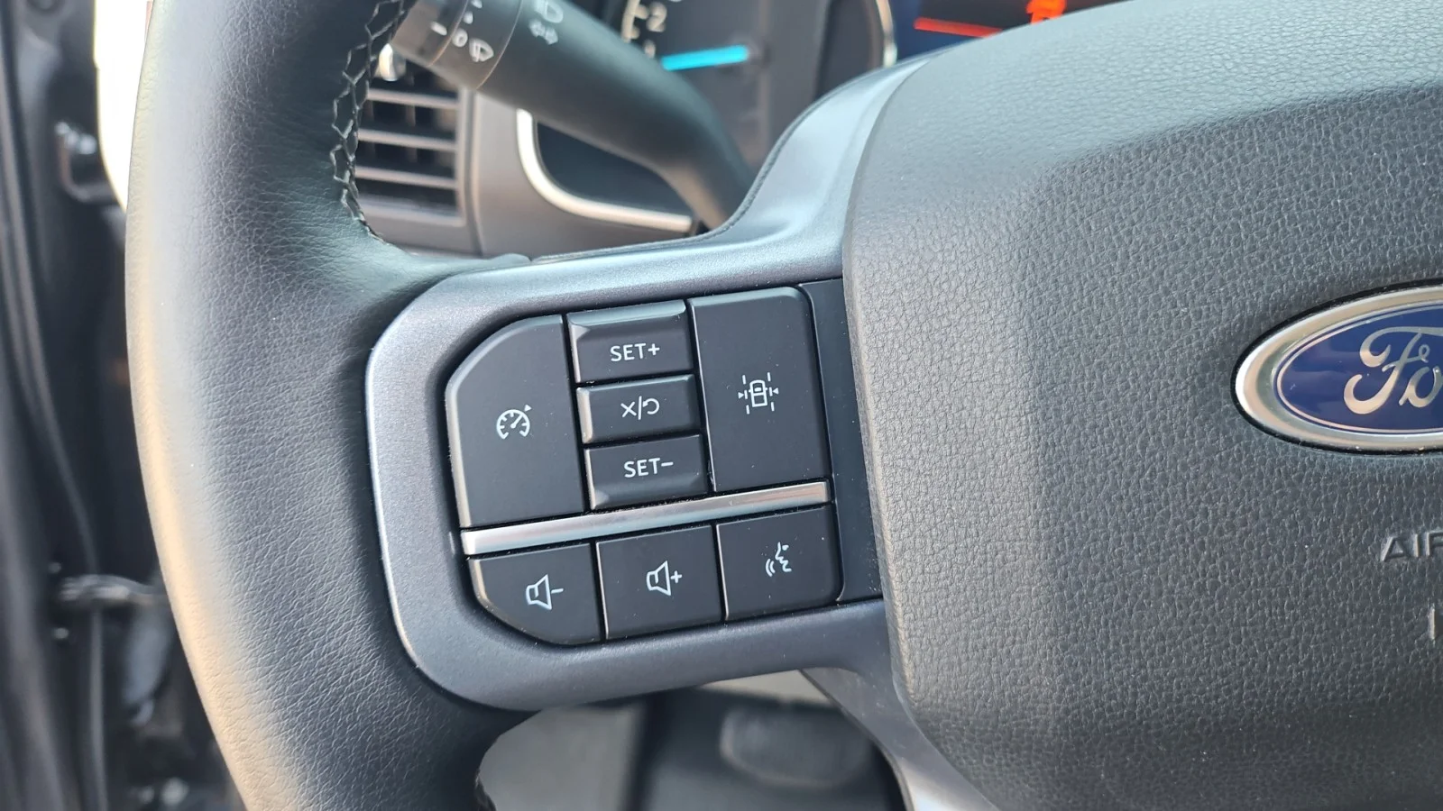 Used 2023 Gray Ford XLT image 19