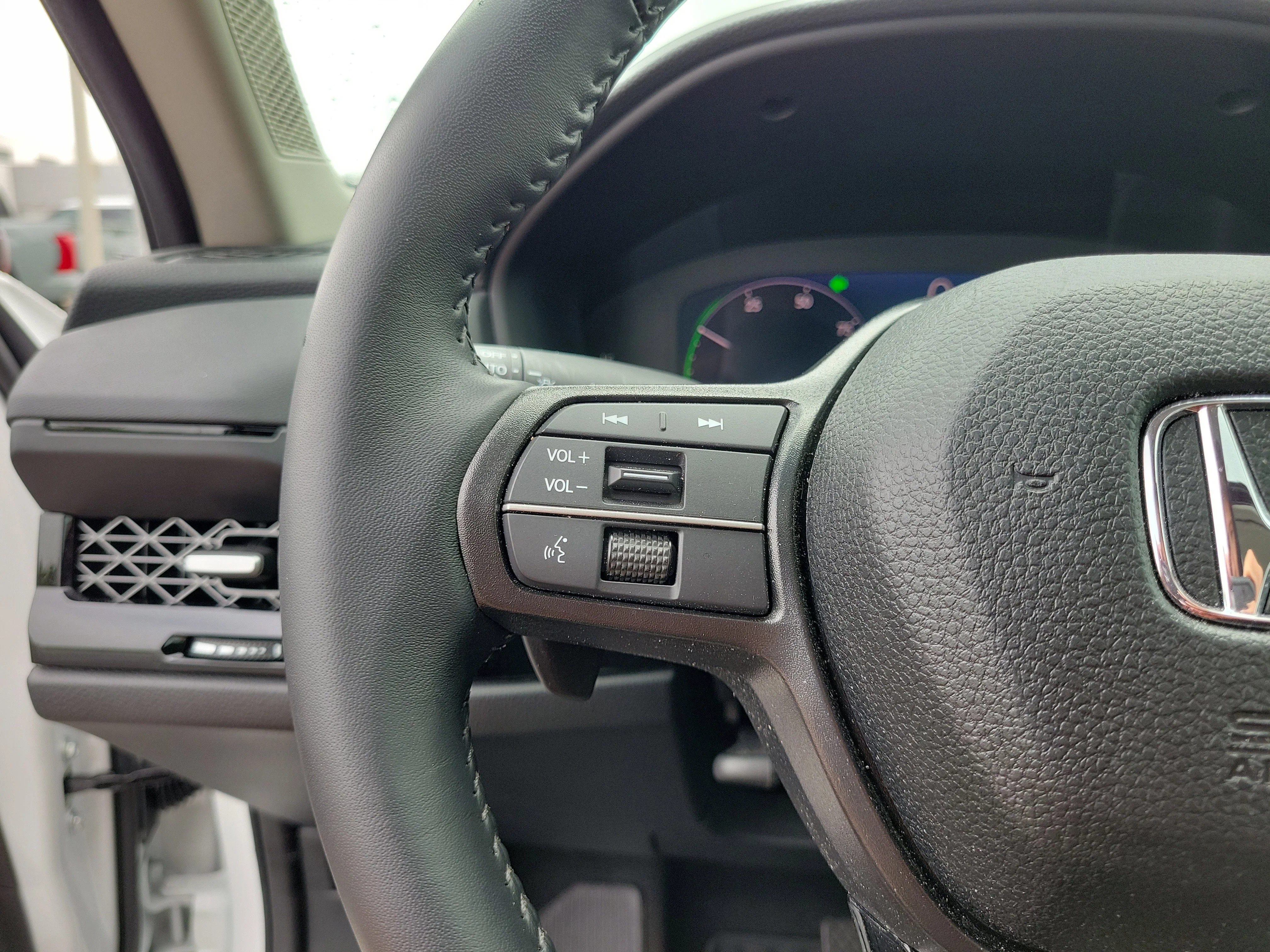 Used 2025 WHITE Honda EX-L image 22